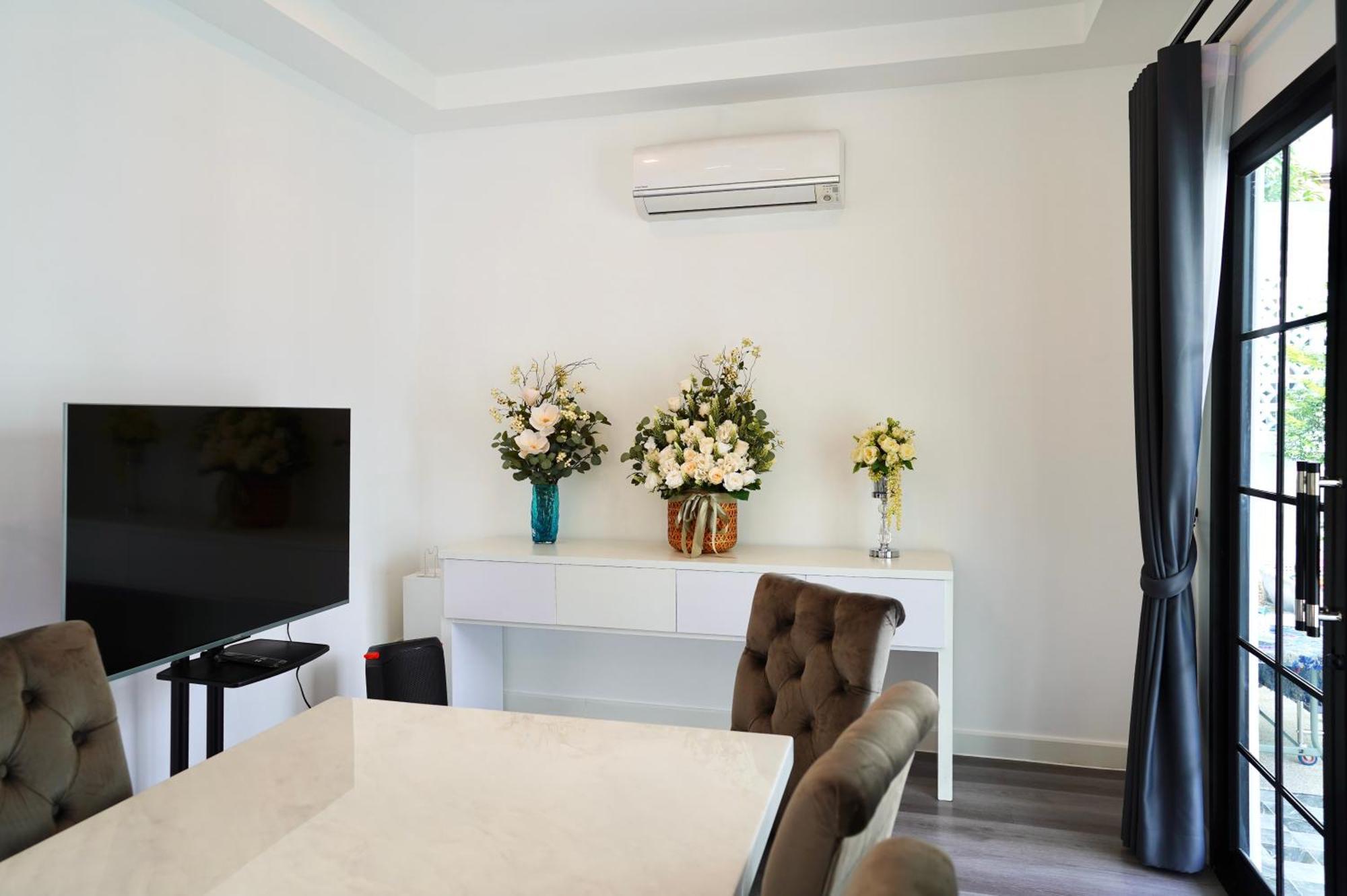 Tarn Villa Krabi town